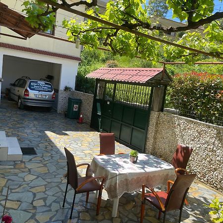 Artur'S Apartment 2 Gjirokastra Zewnętrze zdjęcie